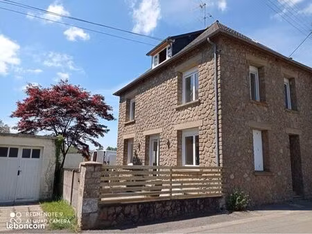 maison rénovée à louer à fougerolles-du-plessis – 110 m² avec jardin et garage
