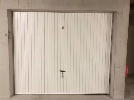 location parking 18 m² à rumilly (74150)  100 €