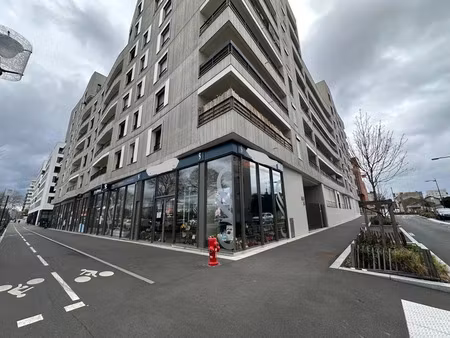 location locaux professionnels 1 pièce 93 m² à villeurbanne (69100)  1 970 €