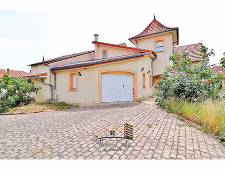 maison recente avec jardin et triple garage