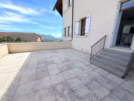 appartement t4 de 81.84 m² avec grande terrasse