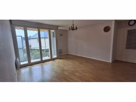 appartement poétique à vendre au coeur du vieux crépy