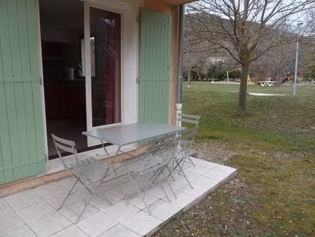 t3 en rez-de-chaussée à montbrun les bains