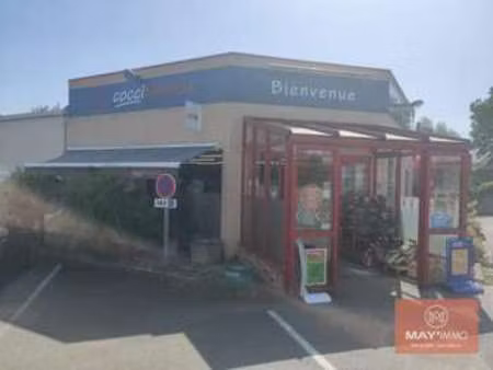vente bureaux et commerces à étrelles (35370) : à vendre / étrelles