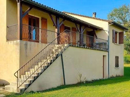 maison familiale de 150 m² habitables avec sous-sol total  terrain de 1 500 m² et tout-à-l