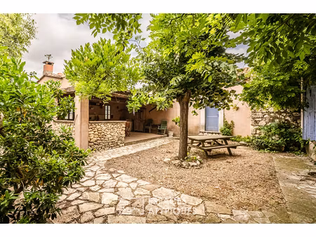 maison vigneronne de caractère avec dépendances et grand jardin entre narbonne et béziers