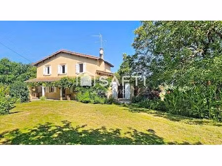 maison  charme et grand terrain de plus de 2 5 hectares