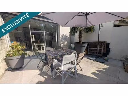 à saintes  secteur saint-vivien  maison en pierre rénovée de 115 m² avec jardin  terrasse 