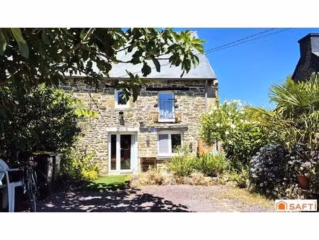maison de campagne en pierre avec 4 chambres.