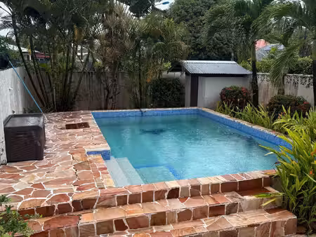 charmante villa t5 avec piscine et terrasse