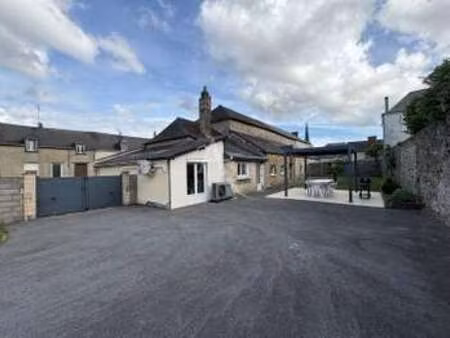location maison meublé à bazougers (53170) : à louer meublé / 153m² bazougers