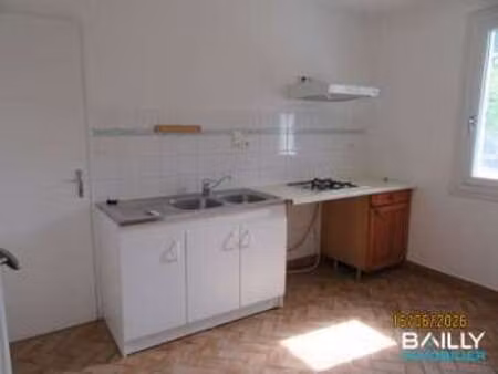 location maison au poiré-sur-vie (85170) : à louer / 101m² le poiré-sur-vie