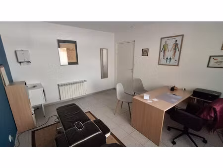 local d'activité 0 pièces 52 m² à louer fontcouverte 17100 ? | era immobilier