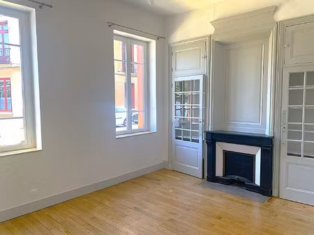 magnifique appartement rénové et climatisé au coeur de la vil