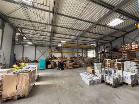 location local d'activités st jean de braye 1 215 m²