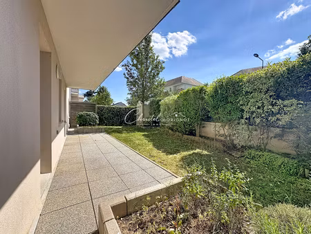 f3 68m²  terrasse  jardin  2 places de parking en sous-sol