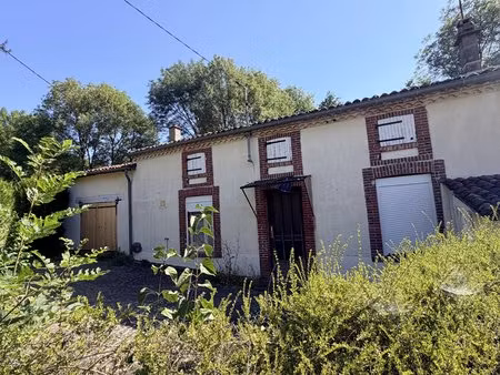 maison individuelle de 3 chambres située dans un hameau tranquille  à seulement 10 minutes