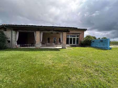location maison 5 pièces 189m²