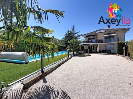 a vendre - riorges - propriété avec grande maison d'habitation  appartement indépendant  t