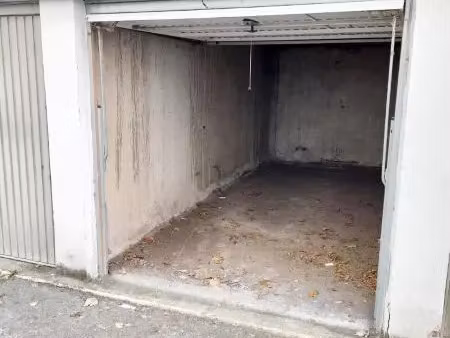 parking à louer - lille (59) - 73€