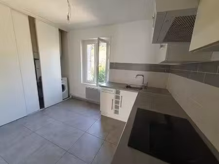 location appartement 3 pièces 79m² verin 42410