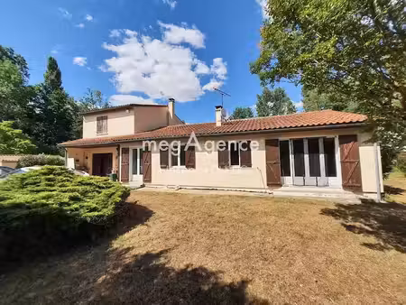 vente maison 6 pièces 141 m² à saint-martial (07310)  175 000 €