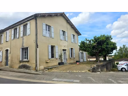 maison t5 - 123m² en centre ville avec jardinet et garage / eauze