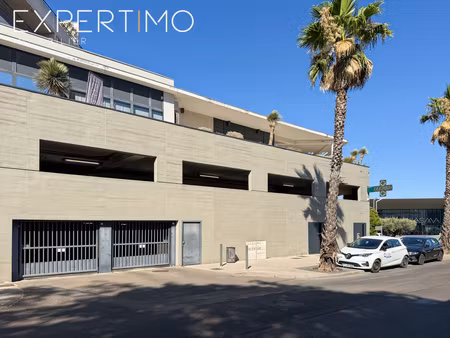 castelnau-le-lez centre – grand garage sécurisé de 34 m²