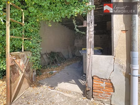 cuisery - maison de ville à rénover - fort potentiel d'investissement !