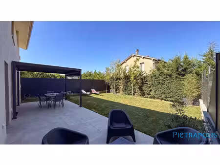 maison individuelle  renovée avec élégance