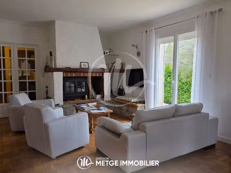ganges — maison familiale — 192 m2 — appartement indépendant — terrain 1 000 m2 — 379 000.