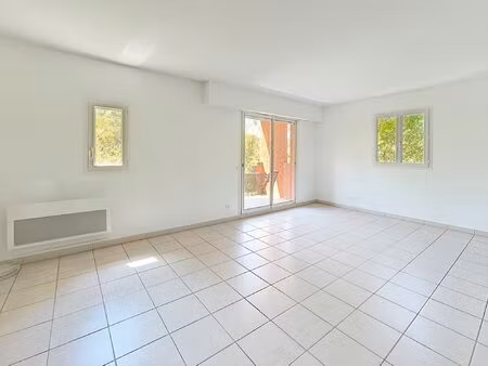 location appartement 3 pièces 67m² mougins 06250