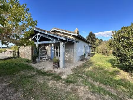 maison en pierre de 86 m² à fauillet