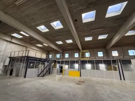 location local d’activités vert 94400 720m²