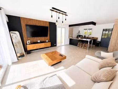 villa 4 pièces de plain-pied avec vue dégagée sur les champs – beauvoisin(30)