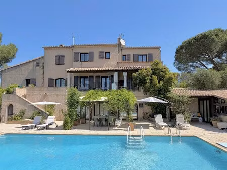 maison d’architecte avec vue dominante  piscine et dépendances proche vézénobres
