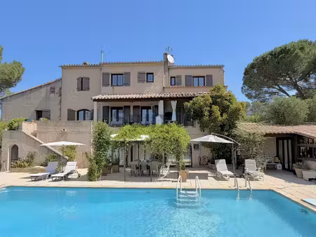maison d'architecte avec vue dominante  piscine et dépendances proche vézénobres