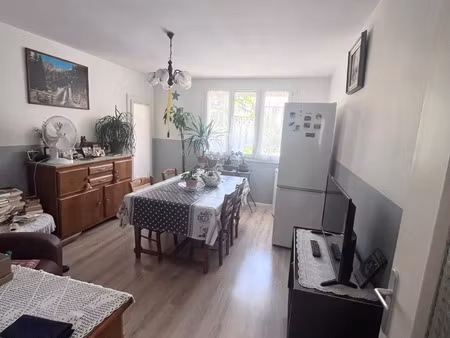 location appartement 3 pièces 57 m² à saint-paul-trois-châteaux (26130)