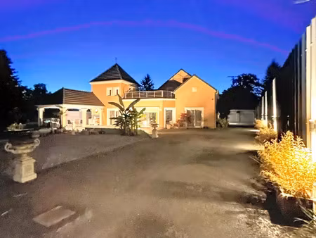 vente maison 10 pièces 440 m² marchaux-chaudefontaine (25640)
