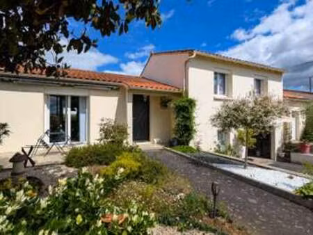 vente maison à cerizay (79140) : à vendre / 98m² cerizay