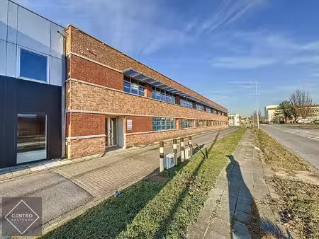 instapklare kantoorruimte (217m²) voorzien van alle comfort (databekabeling  airco ...) en