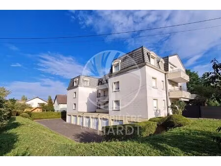 appartement lumineux avec balcon  cave et garage