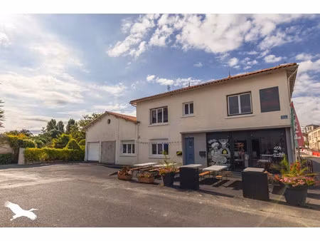 vente maison 7 pièces 147 m² à lussant (17430)  328 290 €