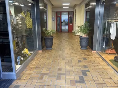 vente commerce 250 m² alès (30100)