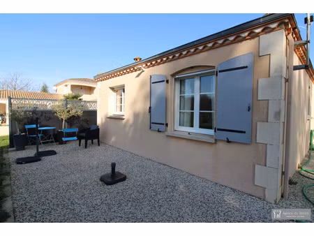 location appartement 2 pièces 30m2 tesson 17460 - 600 € - surface privée
