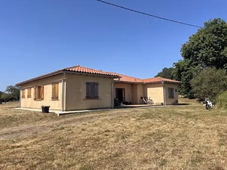 maison contemporaine de plain-pied construite en 2015 tres économe en énergie belle vue...
