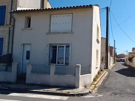 location maison 4 pièces  69.50m²  port