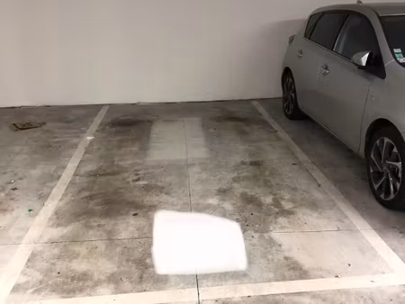 place de parking résidence sécurisée