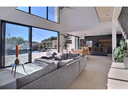 vente maison 5 pièces 180 m² prades-le-lez (34730)