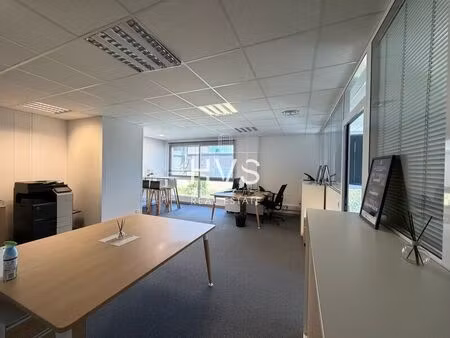location bureaux 140 m²